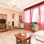 Ca Della Trifora Apartament *